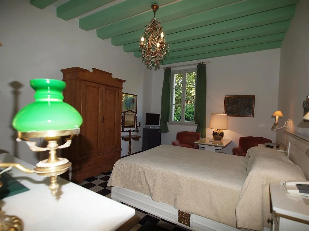 Residenza D'Epoca Albergo Quattro Fontane Lido di Venezia 4*,  Italy